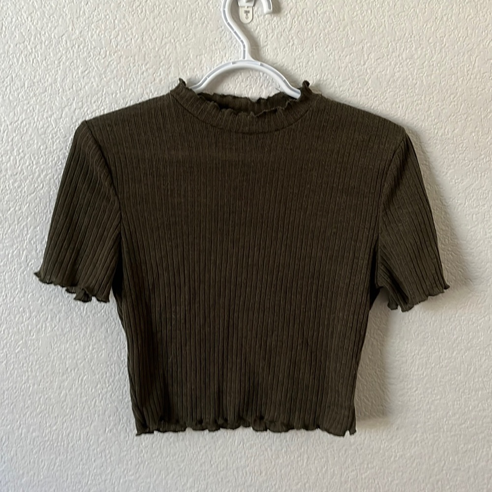 Cute Green Lettuce Trim Crop Top